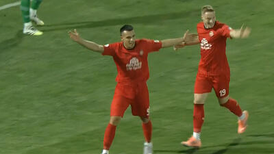  گل اول تراکتور به گل گهر توسط حسین‌زاده