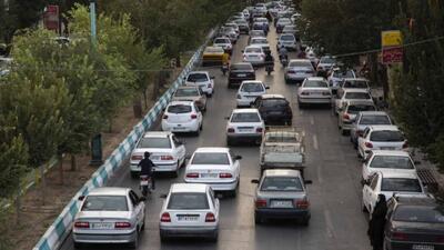  مرکز خرم‌آباد زیر فشار مطب‌های غیر استاندارد؛ ترافیک و کمبود پارکینگ به اوج رسید
