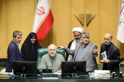 تصاویر جلسه علنی مجلس شورای اسلامی در ۴ آبان ۱۴۰۴