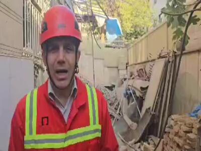  حادثه ریزش ساختمان قدیمی در خیابان جمهوری