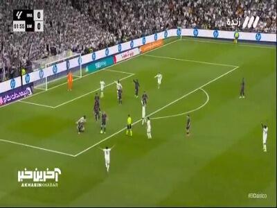 اعلام پنالتی برای رئال که داور پس از بازبینی صحنه دستور به ادامه بازی داد