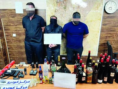 دستبند پلیس بر دستان مأموران قلابی ازگل