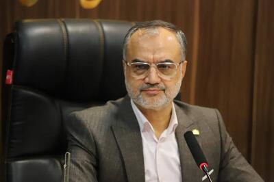  انتقاد از انسداد پیاده رو و به خطر افتادن جان مردم در خیابان مطهری رشت