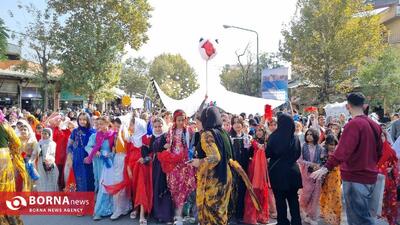 لک‌لکِ نمادین هجدهمین جشنواره تئاتر خیابانی مریوان به پرواز درآمد