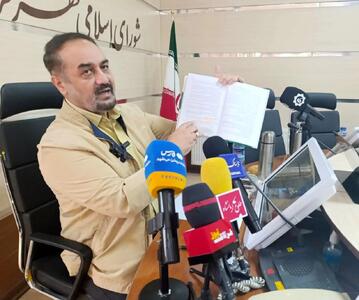  درویشی: مسئولان به امید انحلال، وظایف قانونی‌شان را انجام نمی‌دهند/تاخیر ۱۴ روزه فرمانداری در اعلام سلب عضویت‌ها ترک فعل است