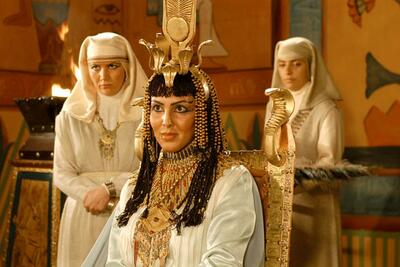  استایل جذاب و پاییزی بازیگر نقش نفرتیتی  یوسف پیامبر  در کنسرت رضا صادقی