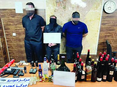 دستبند پلیس بر دستان مأموران قلابی ازگل