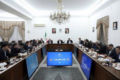 عارف: مسئولان اختلاف‌ها را در تریبون‌ها مطرح نکنند