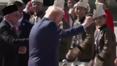  رقص ترامپ هنگام ورود به مالزی