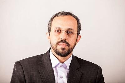 کنایه سنگین دستیار قالیباف به مشاور روحانی؛ سخنان رئیس‌تان را دنبال نمی‌کنید! + تصویر