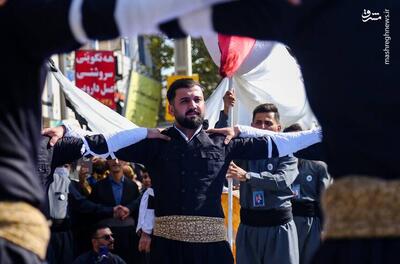 عکس/ کارناوال افتتاحیه جشنواره بین‌المللی تئاتر خیابانی مریوان