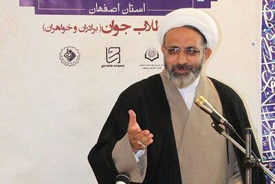  دروس حوزه علمیه باید با پیوست پژوهشی همراه باشد