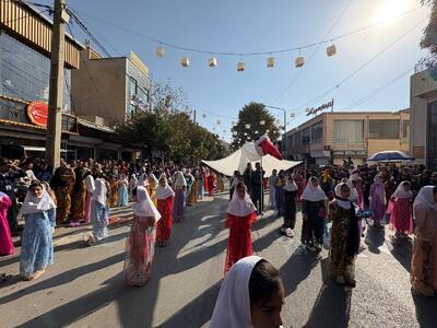  کارناوال شادی جشنواره تئاتر خیابانی در مریوان