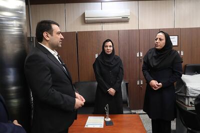 بازدید نجارزاده از برخی شعب انتقال یافته بانک سابق آینده به بانک ملی ایران/ استمرار بی وقفه خدمات به مردم و تمرکز بر مشتری مداری