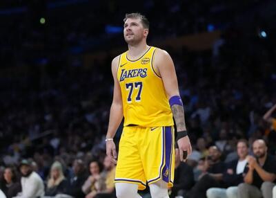 ۴۹ امتیاز و جشن شیمی که NBA را هیجان‌زده کرد!