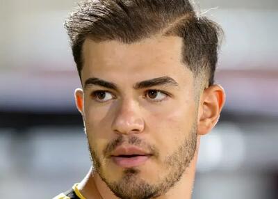  خلیفه با گل‌های استقلال صدرنشین ماند!