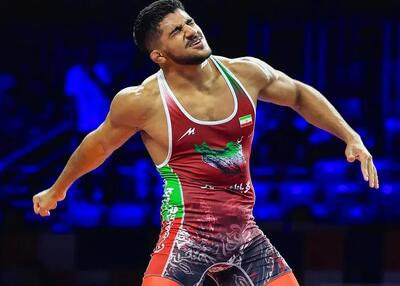  قهرمان کشتی جهان، مهمان ویژه بازی استقلال-فجر