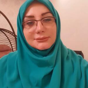 بیوگرافی فرزانه معصومیان مجری رادیویی و گوینده خبر صدا و سیما +همسرش و علت درگذشت - ویدائو مگ