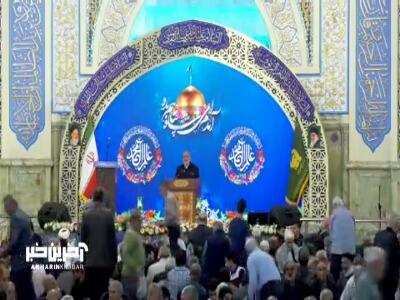  من خارم و به سایه ی گل جا گرفته ام