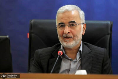 مومنی: همدلی نهادها شرط عبور از تنگناهاست