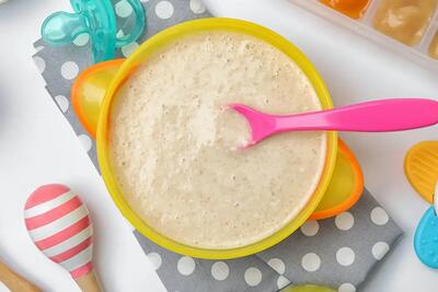  طرز تهیه فرنی برای نوزاد ۶ و ۷ ماهه با شیر مادر