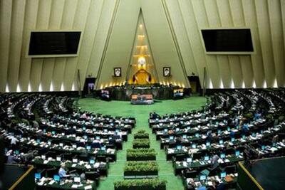 انتقاد تند از مجلس به‌خاطر توهین به ظریف