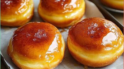  طرز تهیه دونات کرمدار با لایه شیشه ای / آسونترین روش پخت پیراشکی در خانه!