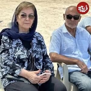  عکس/ چهره جذاب و باوقار جمشید هاشم پور در کنار همسرش در ۷۹ سالگی | اقتصاد24