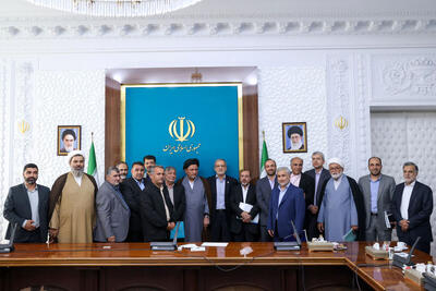  انتقاد پزشکیان از مخالفت در برابر کوچک کردن نظام اداری/ باعث کندی و ناکارآمدی شده، در چابک کردن این ساختار کمک کنید