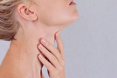 چطور فیلر و مزوژل گردن شما را چند سال جوان‌ تر می‌کنند، بدون جراحی!
