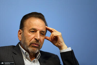  واکنش محمود واعظی به سخنان قالیباف: روحانی اخیرا هیچ موضع منفی درباره روسیه نداشته است/ لازم است دقیقاً مشخص شود که رئیس مجلس به کدام بخش از سخنان آقای روحانی اشاره دارند