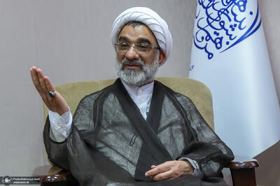  دبیر شورای عالی انقلاب فرهنگی: دیگر کارمندان امیدی برای خرید مسکن ندارند/ بانک‌های زیان‌ده احتکارکنندگان مسکن هستند