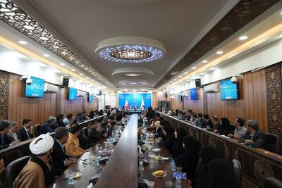  ۳۲۳ نفر از اعضای مجمع مشورتی لرستان دارای مدرک فوق‌ دکتری و دکتری هستند