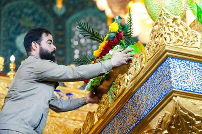 عکس/ گل‌آرایی ضریح حرمین سامرا در سالروز ولادت زینب کبری(س)