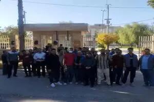 اعتراض کارگران کاشی کاژه نسبت به شرایط کاری و حقوق معوقه/ اداره کار پاسخ نداد!