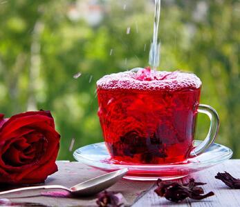  فواید شگفت‌انگیز چای ترش برای قلب، کبد و کاهش وزن