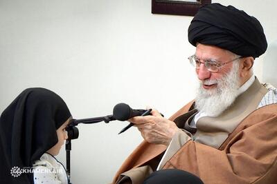 ویدئو | مستند «لشکر زینبی»؛ تصاویری از دیدار‌های رهبر معظم انقلاب با خانواده شهدای مدافع حرم