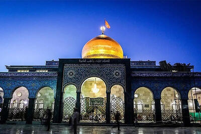 تصویری از تشرف آیت الله خامنه‌ای به حرم حضرت زینب (س) در سال ۶۳