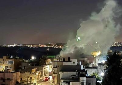 صهیونیست‌ها با یورش به کرانه باختری بیش از 10 جوان فلسطینی را ربودند - تسنیم