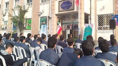  نواختن زنگ پدافند غیرعامل در دبیرستان میرزاکوچک رشت
