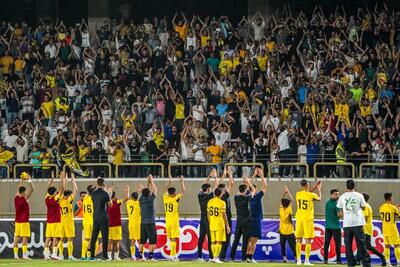 مدافع متفاوت فجر جلوی استقلالی‌ها