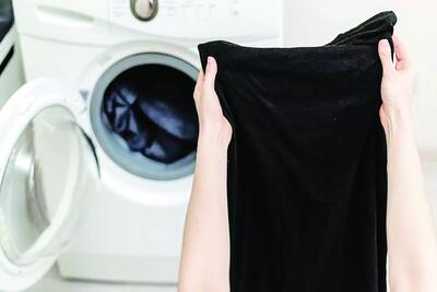  روش شستن لباس مشکی با ماشین لباسشویی
