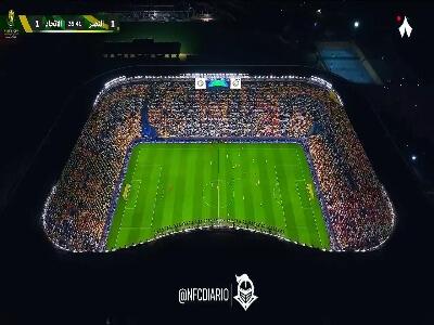 طرح موزائیکی زیبای هواداران النصر در جریان نیمه اول بازی مقابل عربستان