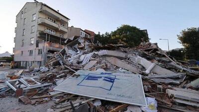  فرار مردم وحشت زده به خیابان | اولین تصاویر از لحظه وقوع زلزله ۶.۱ ریشتری