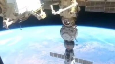  یک تایم‌لپس زیبا از ایستگاه فضایی و فعالیت دو فضانورد در خارج از ایستگاه