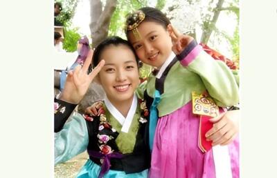  تاریخ وبگردی | تیپ و چهره دو بازیگر نقش کودکی/ و جوانی دونگ یی در 37 و 25 سالگی