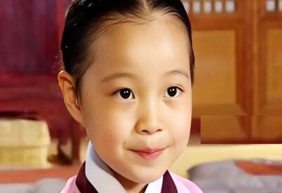  تاریخ وبگردی | تغییر چهره و ازدواج بازیگر نقش کودکی یانگوم در 28 سالگی