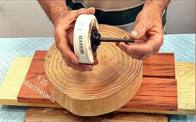  پروژه ای شگفت انگیز با استفاده از چوب و یک موتور چاپگر دست دوم