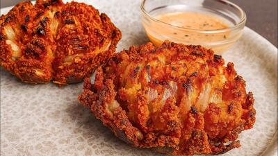  طرز تهیه پیاز سوخاری رستورانی! هیچ وقت پیاز رو اینجوری نخورده بودم!
