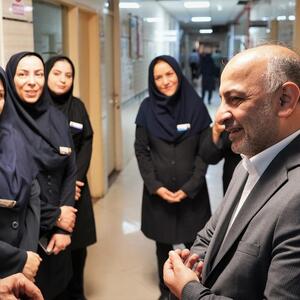  مدیرعامل بیمه دی با حضوردر بیمارستان مصطفی خمینی: نام‌گذاری روز میلاد حضرت زینب (س) به عنوان روز پرستار، مایه مباهات و افتخار برای پرستاران است | اقتصاد24